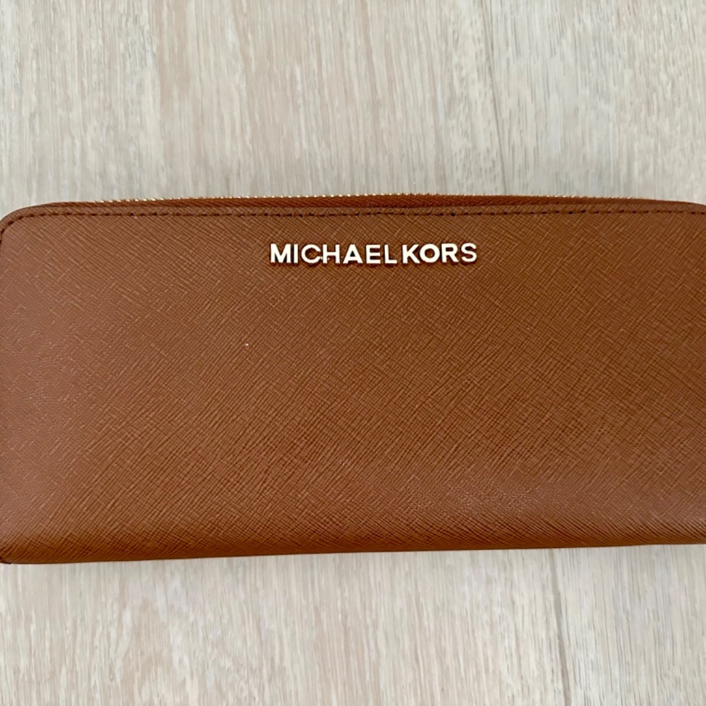 Michael Kors tan leather wallet
